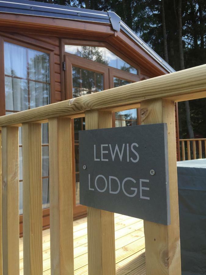 Lewis Lodge Perth Exteriör bild